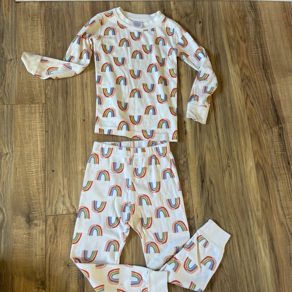 Hanna Andersson White Rainbow Print Pajama Set